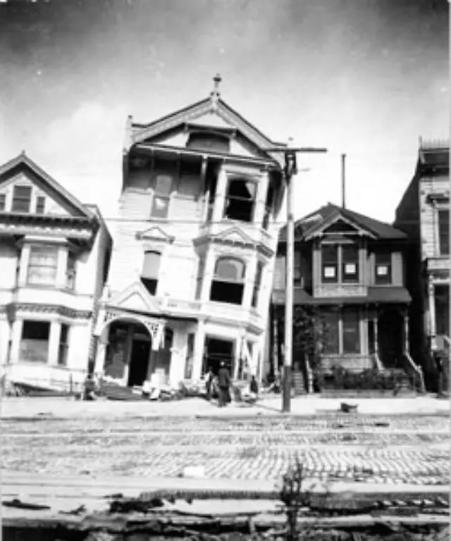 Die-Haeuser-die-nicht-durch-die-Erschuetterung-zusammengebrochen-waren