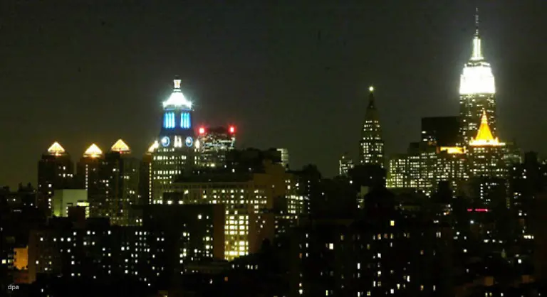 Das-lag-nicht-nur-an-der-Wirtschaftskrise-sondern-auch-daran-dass-der-Bueroturm-ein-ganzes-Stueck-suedlich-vom-Geschaeftszentrum-Midtown-Manhattan-stand-und-dadurch-isoliert-war