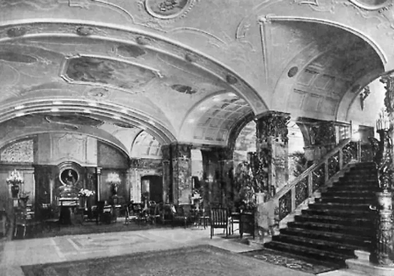 mit-seinem-Ambiente-seinem-Service