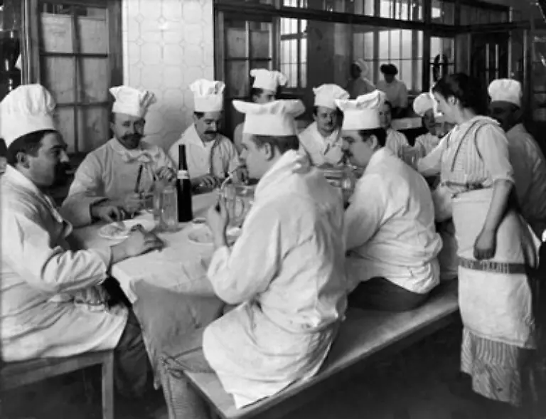 Sein-Weg-zum-Spitzenhotel-mit-Nobelkueche-in-Berlin-fuehrte-ueber-die-gastronomische-Massenabfertigung-beim-rheinischen-Schuetzenfest