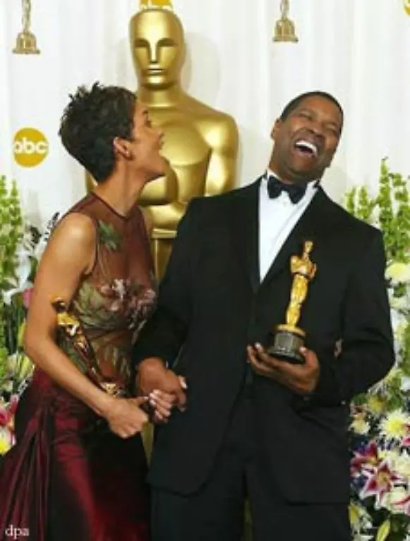 Offenbar-fuehlte-sie-sich-auf-der-Oscar-Buehne-mit-Denzel-Washington-sehr-wohl-Und-konnte-sich-mehr-davon-vorstellen