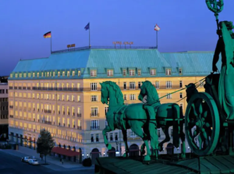 Das-Adlon-ist-wieder-das-erste-Hotel-am-Platz