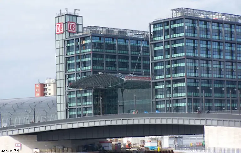 Das-freut-natuerlich-die-Berliner-die-beim-Shoppen-im-Stadtzentrum-jetzt-zwischen-Hauptbahnhof-133