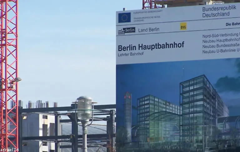 Die-Planungen-fuer-ein-neues-Verkehrskonzept-fuer-die-wiedervereinigte-Stadt-begannen-bereits-kurz-nach-der-Wende-Das-war-die-Zeit-als-Geld-noch-keine-Rolle-spielte
