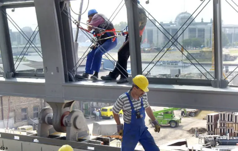 Das-ist-ein-Lichtblick-Mit-der-Eroeffnung-des-Hauptbahnhofs-verschwindet-die-letzte-Grossbaustelle-aus-dem-Herzen-Berlins