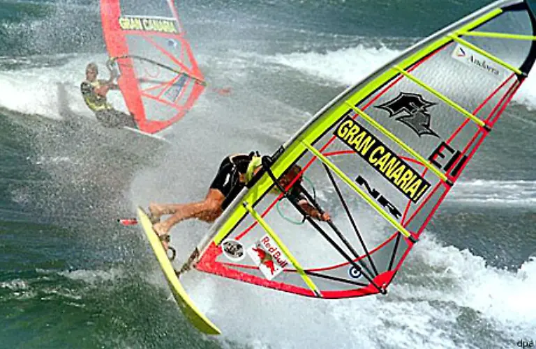 Etwas-sportlicher-geht-es-beim-Surfen-auf-Gran-Canaria-zu