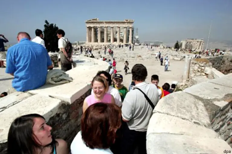 Wer-in-Athen-ist-geht-sicherlich-auch-mal-auf-den-Burgberg-der-Akropolis-mit-Blick-auf-Athen