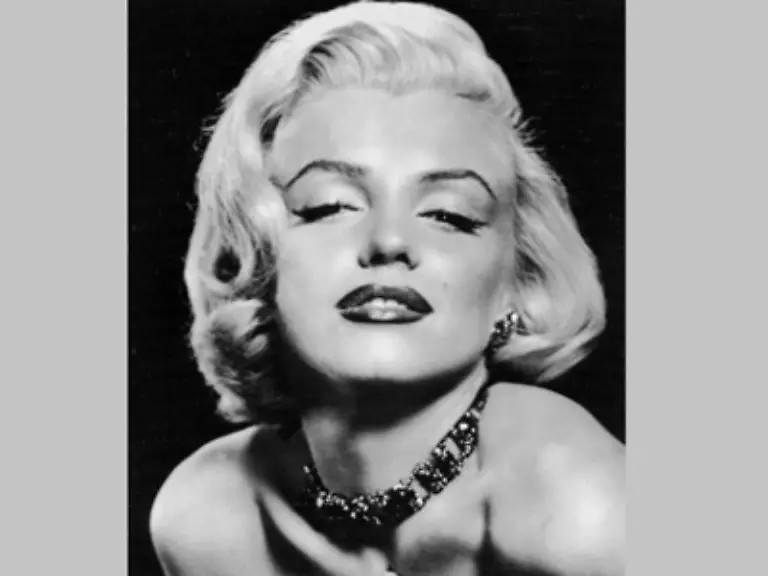 Und-wenn-sie-nicht-gestorben-waere-dann-lebte-sie-noch-heute