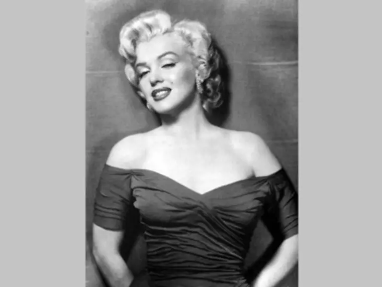 Ihr-Leben-ist-in-300-Biografien-erzaehlt-worden-Schwierige-Kindheit-Fotomodell-ein-paar-gute-Filme-ein-paar-kurze-Ehen-Affaere-mit-Kennedy-frueher-Tod