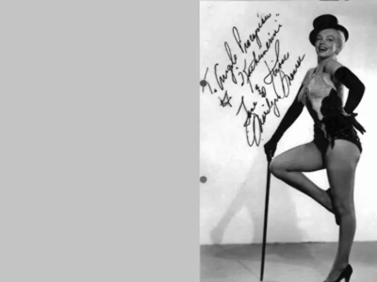 Verschwoerungstheorien-und-Nachruhm-als-blondeste-Versuchung-seit-es-Faerbemittel-gibt