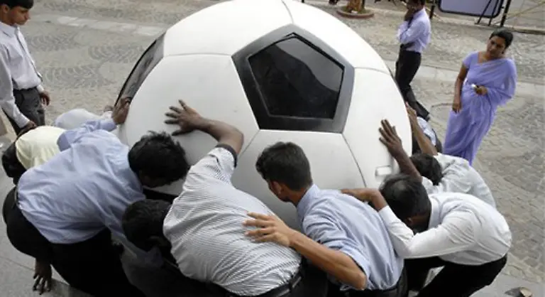 Zeichnen-Sie-mal-einen-gescheiten-Fussball