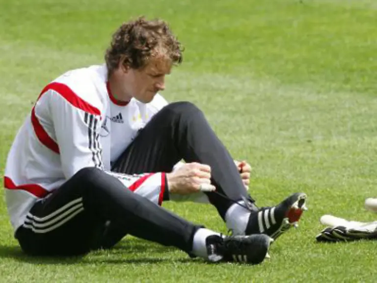 Und-er-hat-bereits-angemerkt-dass-das-ein-Problem-werden-koennte-Nicht-weil-die-Gegner-so-stark-sind-das-ist-ja-Quatsch-nein-der-Ball-ist-einfach-schwer-haltbar