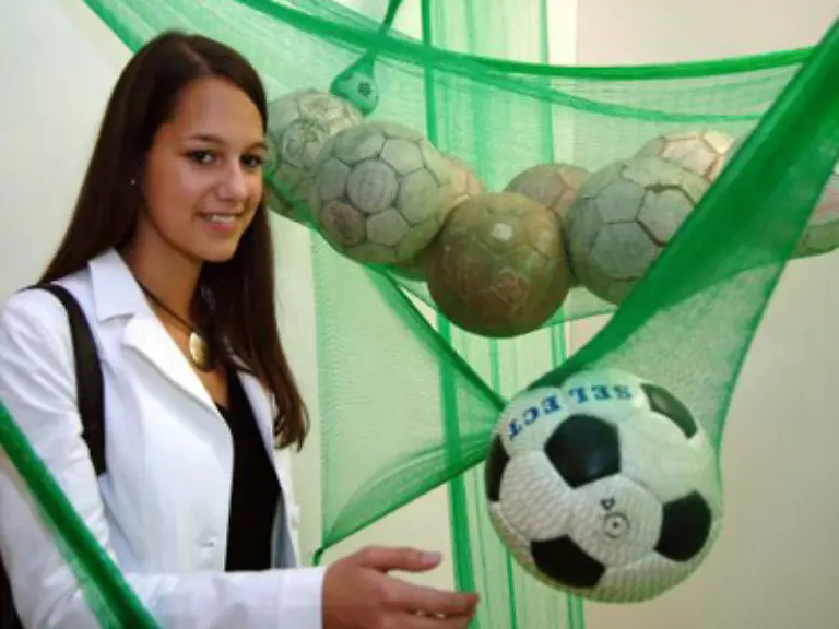 Unfassbar-Im-Gegensatz-zu-naja-Sie-wissen-schon