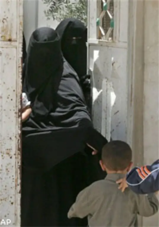 Sarkawis-Familie-zeigte-sich-stolz-Er-hat-gegen-die-Unglaeubigen-gekaempft-Er-war-ein-Maertyrer-sagte-sein-64-jaehriger-Onkel-Jasm-Chalajleh-Und-ein-anderer-Angehoeriger-fuegte-hinzu-So-Gott-will-wird-es-tausend-Sarkawis-geben-die-gegen-die-Amerikaner-kaempfen