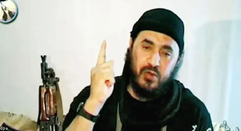 Erst-sechs-Wochen-vor-seinem-Tod-hatte-Sarkawi-sich-per-Internet-zu-Wort-gemeldet-Es-war-das-erste-Mal-dass-er-ein-Video-zur-Uebermittlung-seiner-Botschaften-nutzte