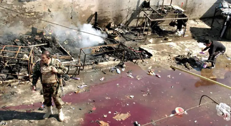 133-am-22-Februar-2006-im-nordirakischen-Samarra-Bei-dem-Anschlag-kam-nur-ein-Mensch-ums-Leben-doch-loeste-das-Attentat-eine-Welle-der-Gewalt-aus-der-hunderte-Iraker-zum-Opfer-fielen