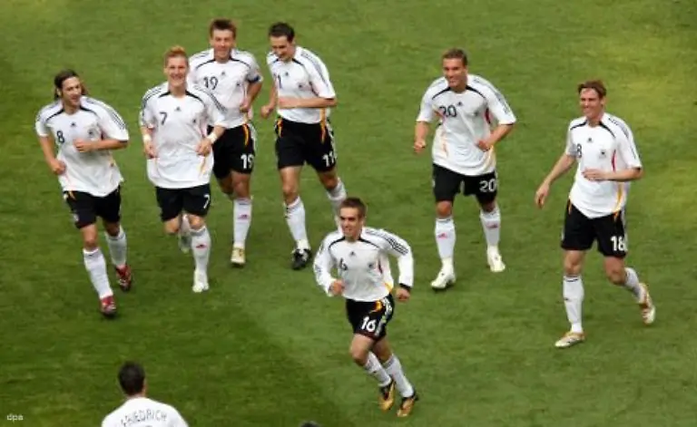 Die-deutsche-Mannschaft-jubelt