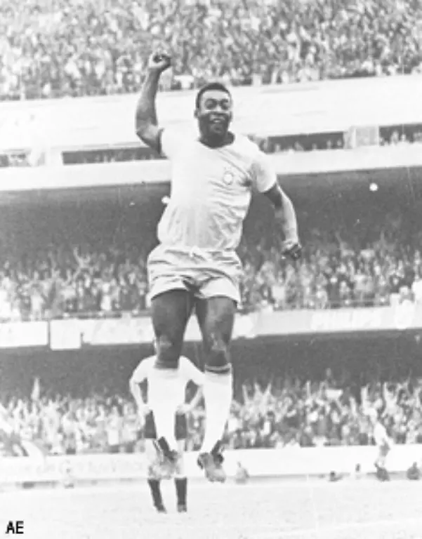 Pel-der-Fussball-Gott-Seine-Landsleute-nennen-ihn-auch-O-Rey-den-Koenig