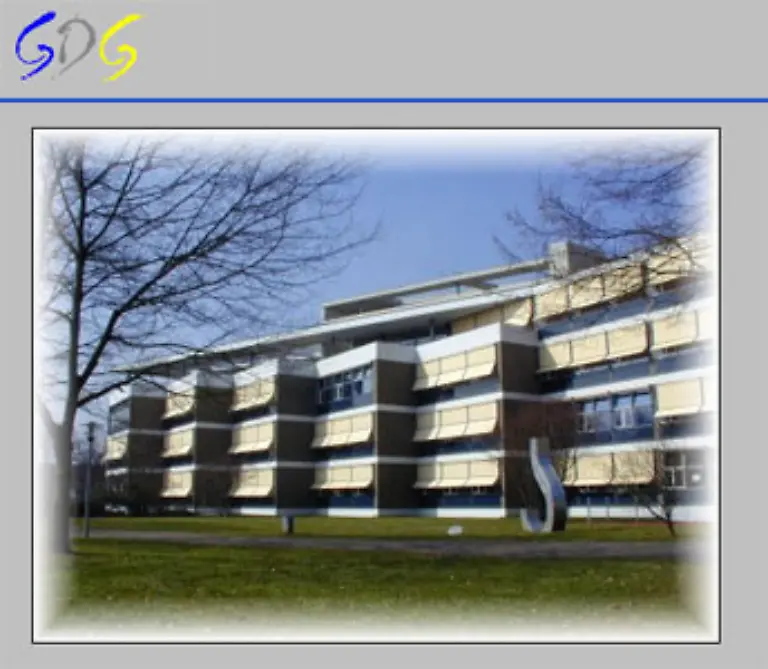 Auch-Joschkas-Leben-verlaeuft-nicht-geradlinig-Kurz-vor-Abschluss-des-zehnten-Schuljahres-verlaesst-er-im-Maerz-1965-mit-17-Jahren-das-Gottlieb-Daimler-Gymnasium-in-Stuttgart-aktuelle-Aufnahme