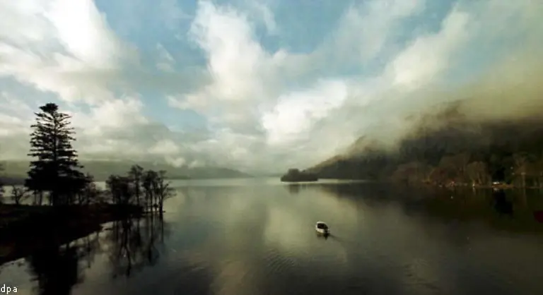 Heimlich-sagt-er-1967-zum-ersten-Mal-vor-dem-Standesamt-Ja-allerdings-im-schottischen-Gretna-Green-denn-seine-Auserwaehlte-die-Polizistentochter-Edeltraud-ist-erst-17