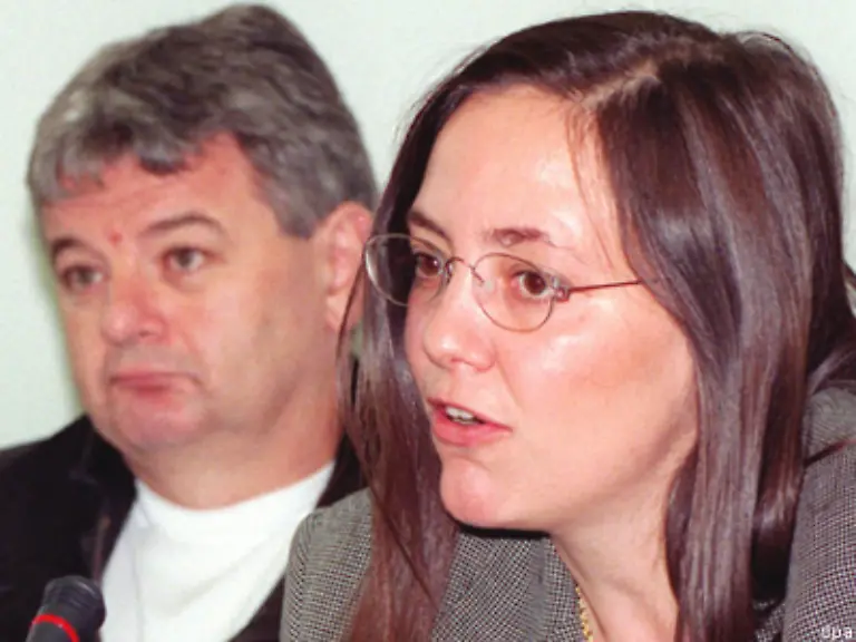 um-nach-der-Bundestagswahl-1994-seine-eigentliche-bundespolitische-Karriere-zu-beginnen-Er-wird-neben-Kerstin-Mueller-Fraktionssprecher