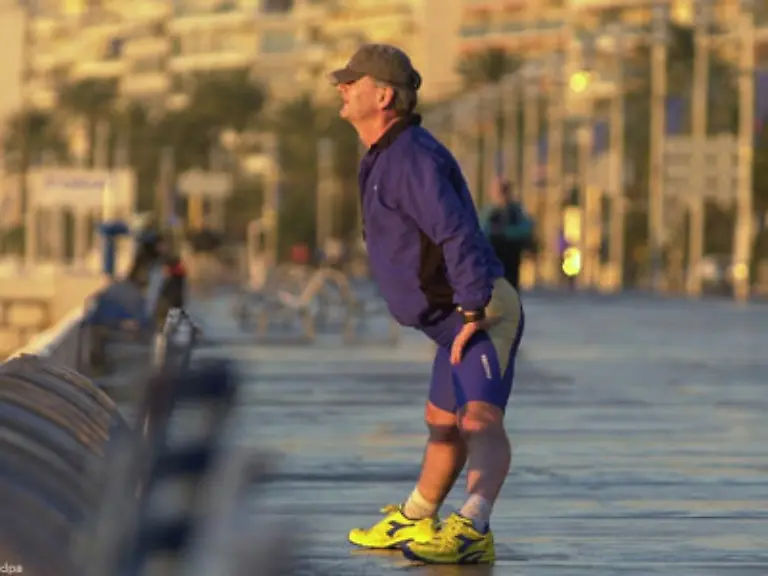 Fischer-wirkt-geloest-und-entspannt-und-nimmt-wieder-zu-Stimmt-Das-haetten-wir-beinahe-vergessen-Der-Charme