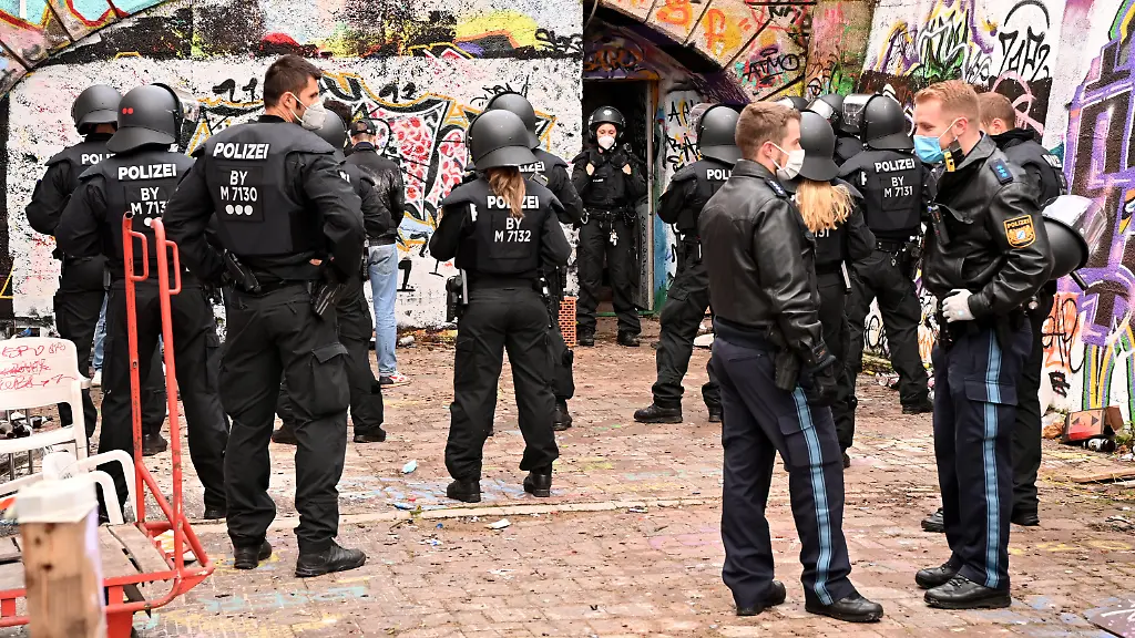 0d303f8f400267cb86cec2d0cd3f44e3