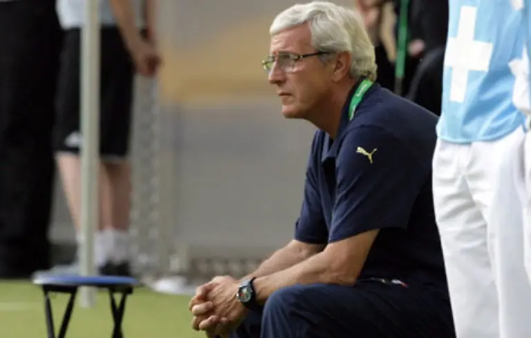 Entgegen-aller-Erwartungen-hatte-Italiens-Coach-Marcello-Lippi-sein-Team-offensiv-ausgerichtet