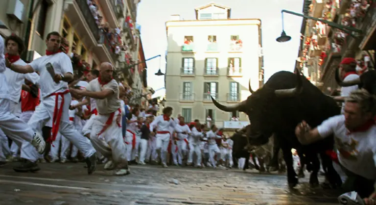 Im-Volksmund-wird-das-Volksfest-Sanfermines-genannt