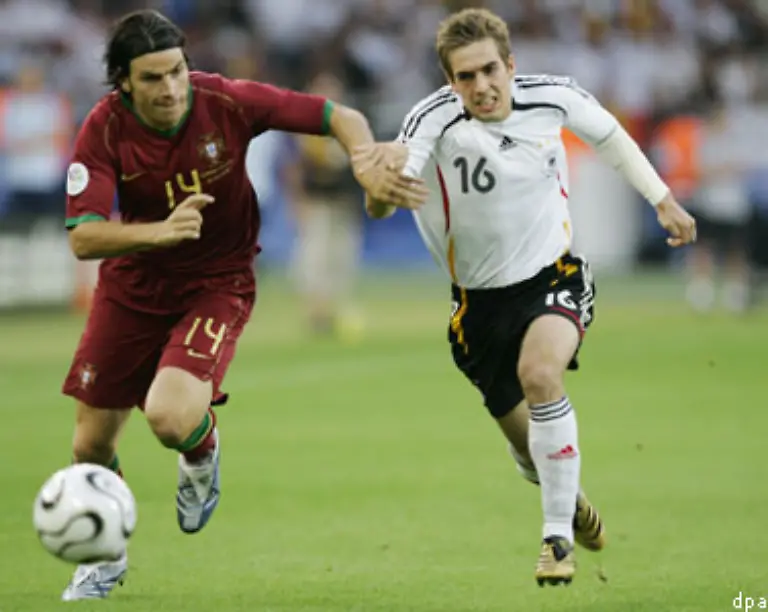 Der-dafuer-gesorgt-hat-dass-die-Nationalmannschaft-wieder-ansehnlichen-und-engagierten-Fussball-spielt