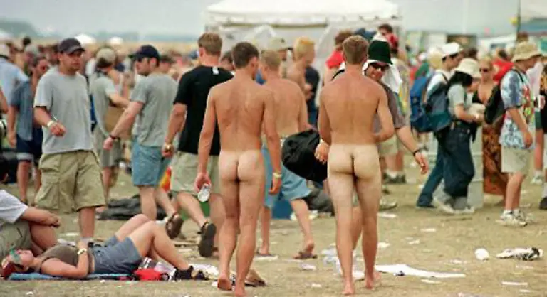 Egal-damals-in-Woodstock-ging-Nackheit-einher-mit-Love-Peace-and-Harmony