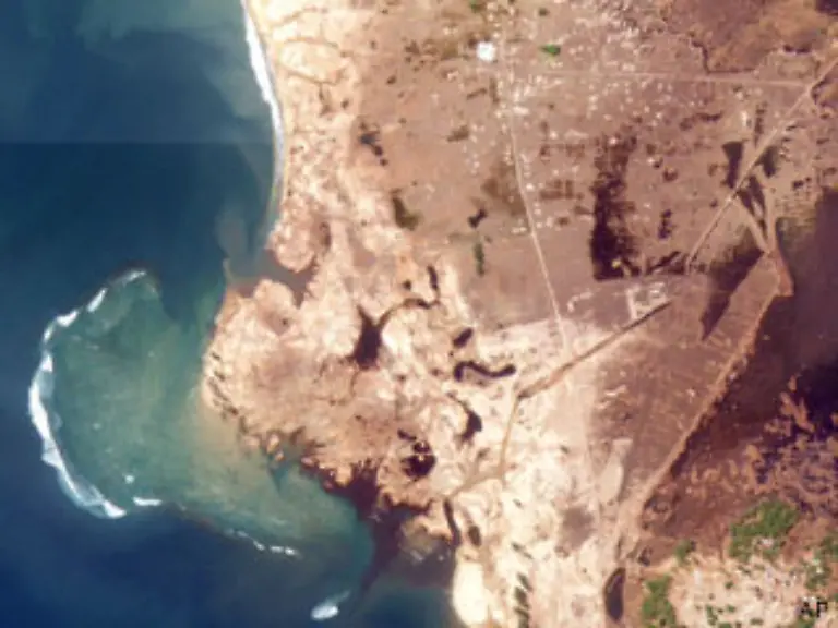 und-am-29-Dezember-2004-Die-Flutwelle-hat-sich-weit-ins-Hinterland-geschoben