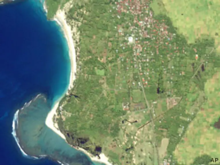 Die-Kueste-der-nordindonesischen-Provinz-am-10-Januar-2003