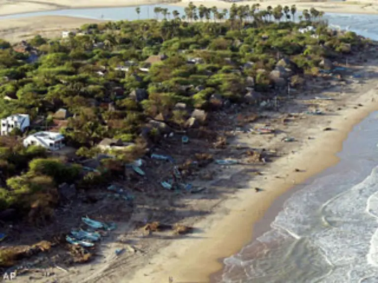 Mehr-als-10-000-Menschen-entlang-der-indischen-Kueste-starben