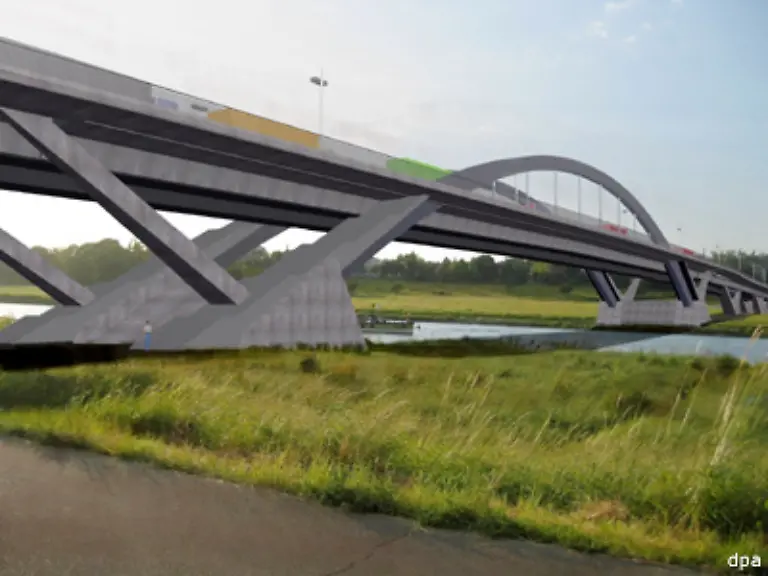 Die-Bruecke-die-seit-fast-zehn-Jahren-wieder-diskutiert-wird-sei-fuer-die-Verkehrsfuehrung-der-Stadt-von-grosser-Bedeutung-sagen-die-Befuerworter