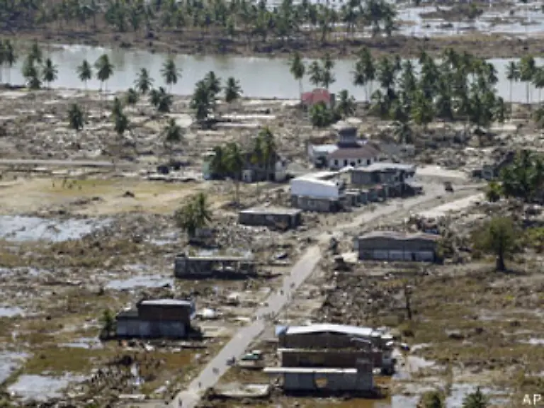 Hohlraeume-wie-nach-einem-Erdbeben-in-denen-sich-Menschen-haetten-retten-koennen-gibt-es-nicht