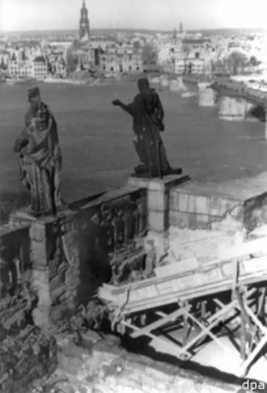 2004-ist-Dresden-in-die-Welterbeliste-aufgenommen-worden-Trotz-schwerer-Zerstoerungen-im-Zweiten-Weltkrieg