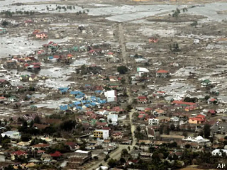 Fuenf-Tage-nach-der-Flut-wurde-in-Malaysia-eine-Frau-mit-nur-leichten-Verletzungen-gerettet
