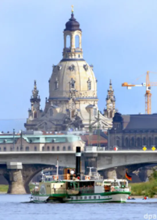 Rekonstruktion-der-Stadt-das-Herz-zurueckgegeben-hat