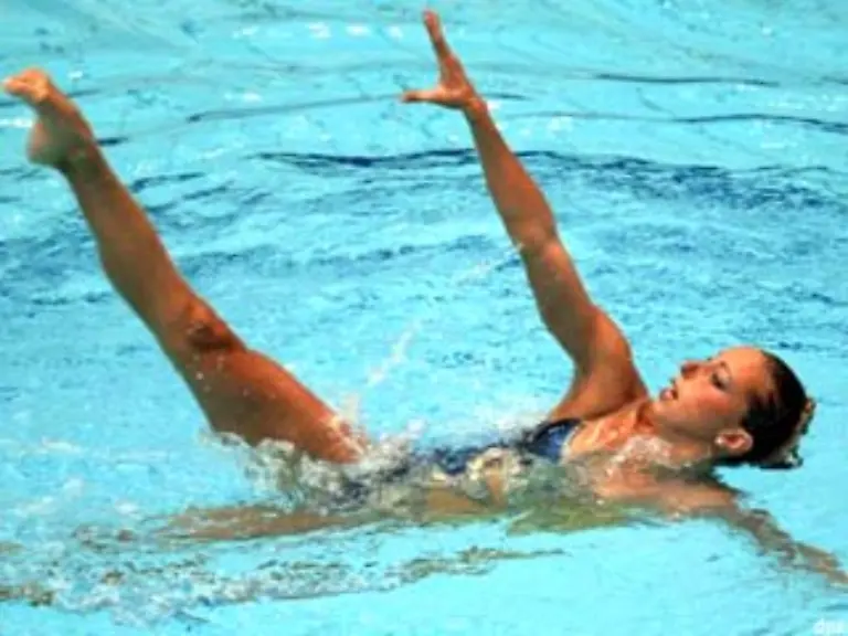 Der-Wettkampf-besteht-aus-der-Pflicht-2-50-Minuten-und-der-Kuer-4-45-bis-5-15-Minuten-Dabei-muessen-Elemente-aus-vier-Gruppen-gezeigt-werden