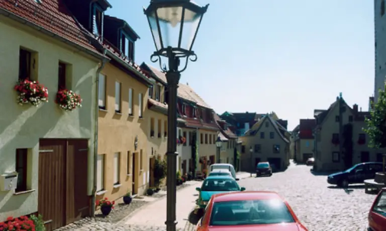 und-2005