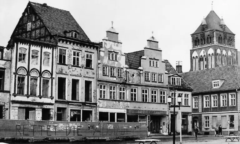 Fuer-die-Altstadt-der-Hansestadt-Greifswald-war-die-Abrissbirne-vorgesehen