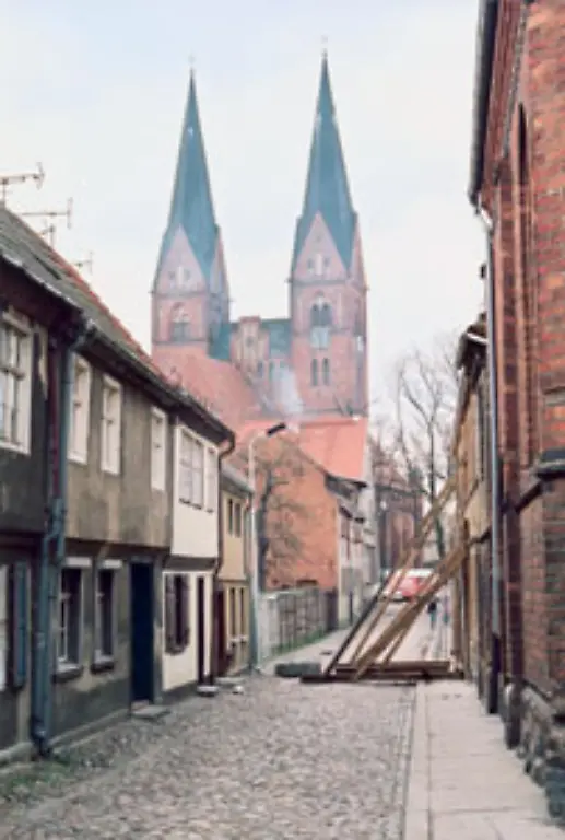 Neuruppin-Geburtsstadt-von-Theodor-Fontane-Wanderungen-durch-die-Mark-Brandenburg