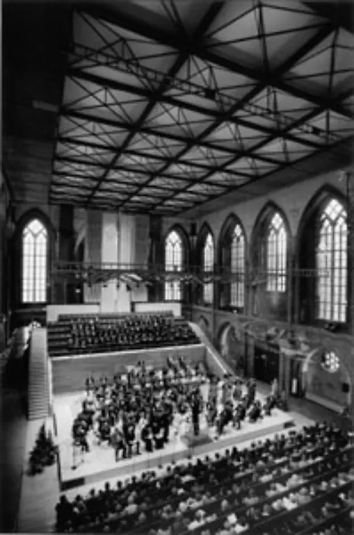 Inzwischen-dient-das-Gotteshaus-als-Konzerthalle