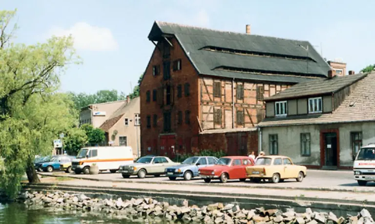 Der-traditionelle-Werft-und-Hafenstandort-Wolgast-in-Mecklenburg-Vorpommern