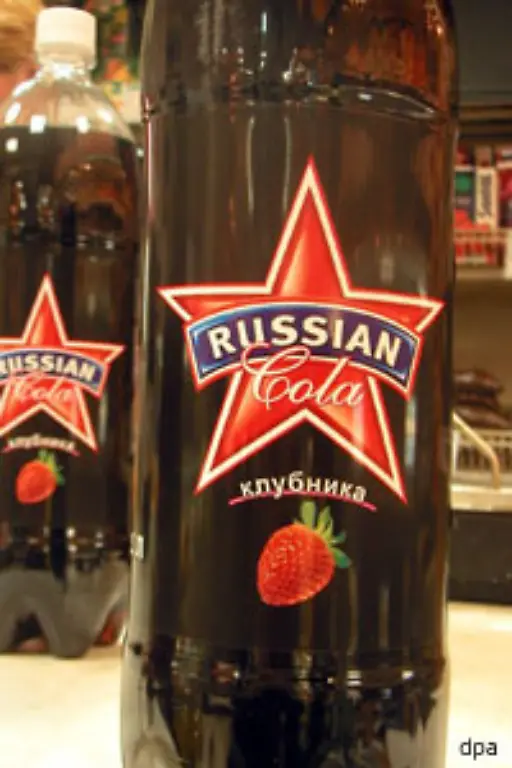 Russian-Cola-muss-irgendwas-mit-Erdbeeren-zu-tun-haben