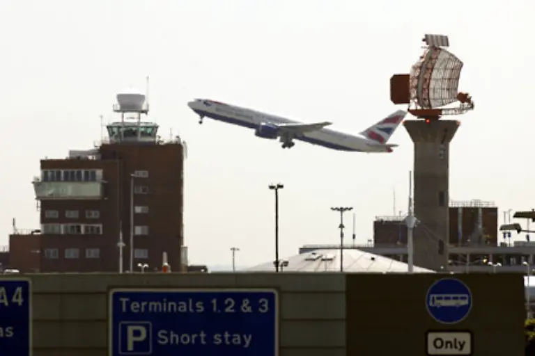 Terroralarm-in-Grossbritannien-Wieder-sollten-Anschlaege-auf-Flugzeuge-veruebt-werden-diesmal-offenbar-mit-fluessigen-Chemikalien