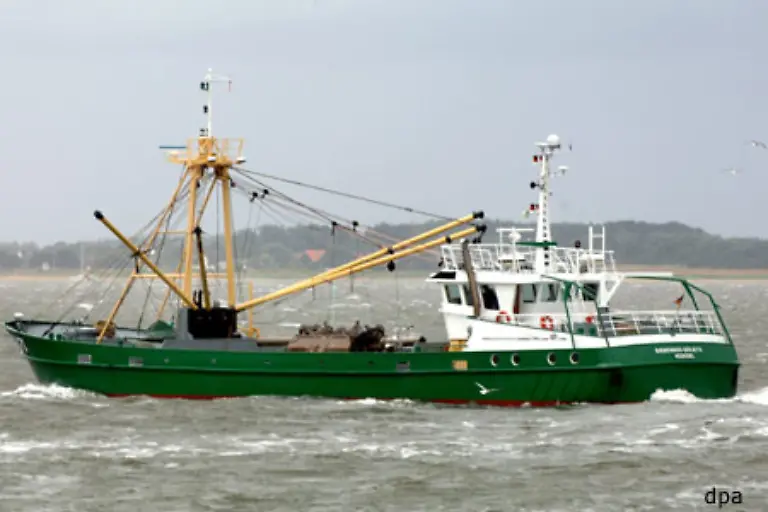 mit-dem-Schiff-Hier-vor-der-Insel-Amrum-In-der-Saison-2007-2008-mit-Rekordergebnissen
