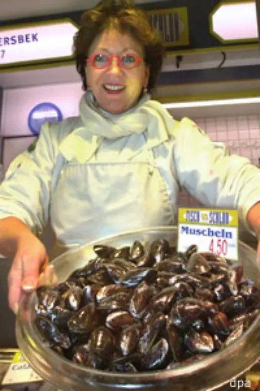 Dank-der-Tiefkuehlkette-kann-man-Muscheln-das-ganze-Jahr-ueber-essen-Besonders-frisch-und-lecker-sind-sie-aber-in-den-Monaten-mit-dem-Endbuchstaben-R