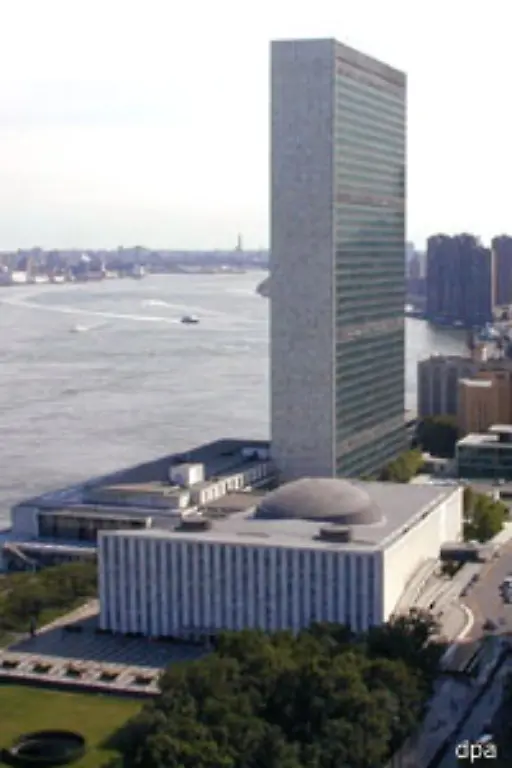 Der-UN-Sitz-in-New-York-Von-hier-aus-versuchen-die-Vereinten-Nationen-Ordnung-in-der-Welt-zu-schaffen-192-Staaten-sind-Mitglied